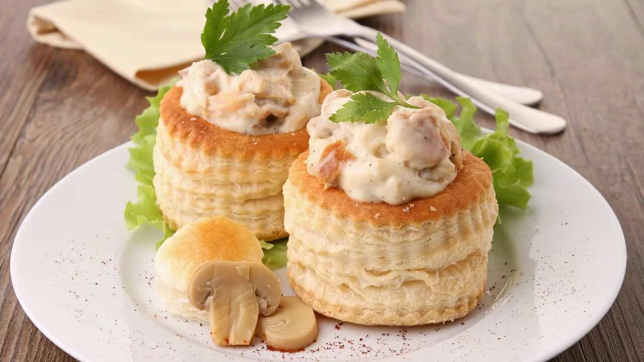 BEST CHRISTMAS RECIPES: CHICKEN AND MUSHROOM VOL-AU-VENTS