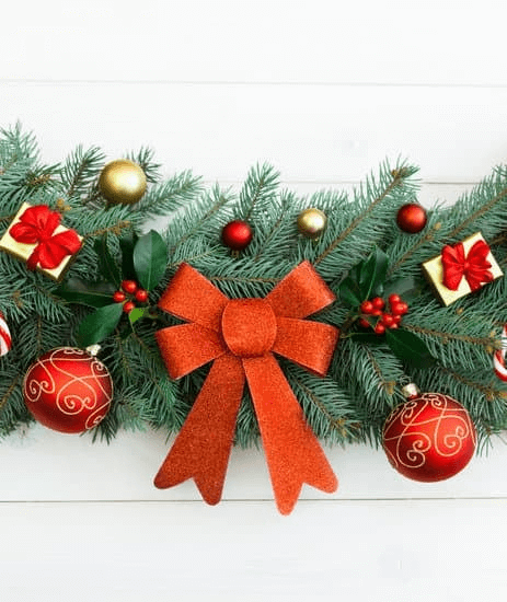 Christmas garlands with pineapples