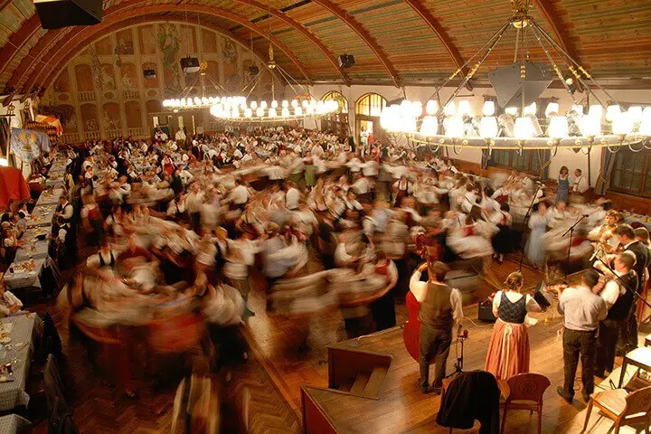 A visit to Hofbräuhaus München