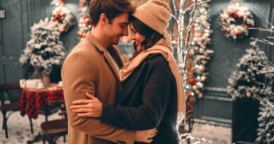 6 Cute Things Couples Do at Christmas