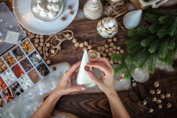 Yarn-Wrapped Christmas Trees