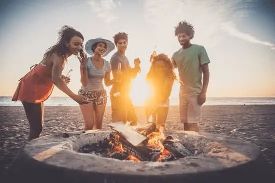 Party on the beach (Australia)