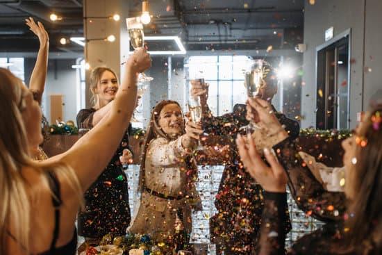 5 actions to celebrate Christmas at your Office